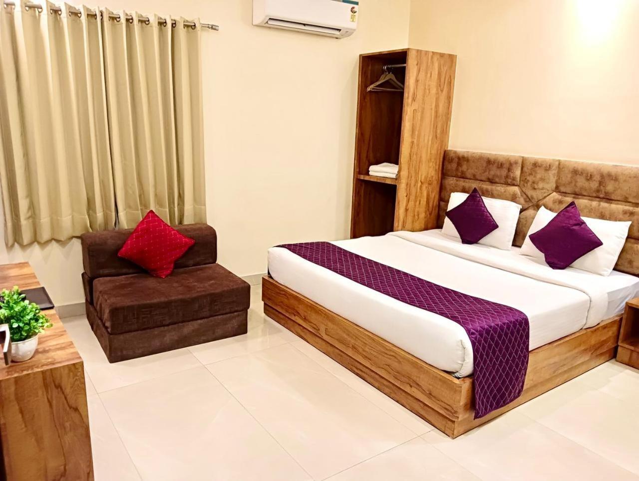 Hampton Hotel - 200 Mt From Golden Temple Amritsar Esterno foto
