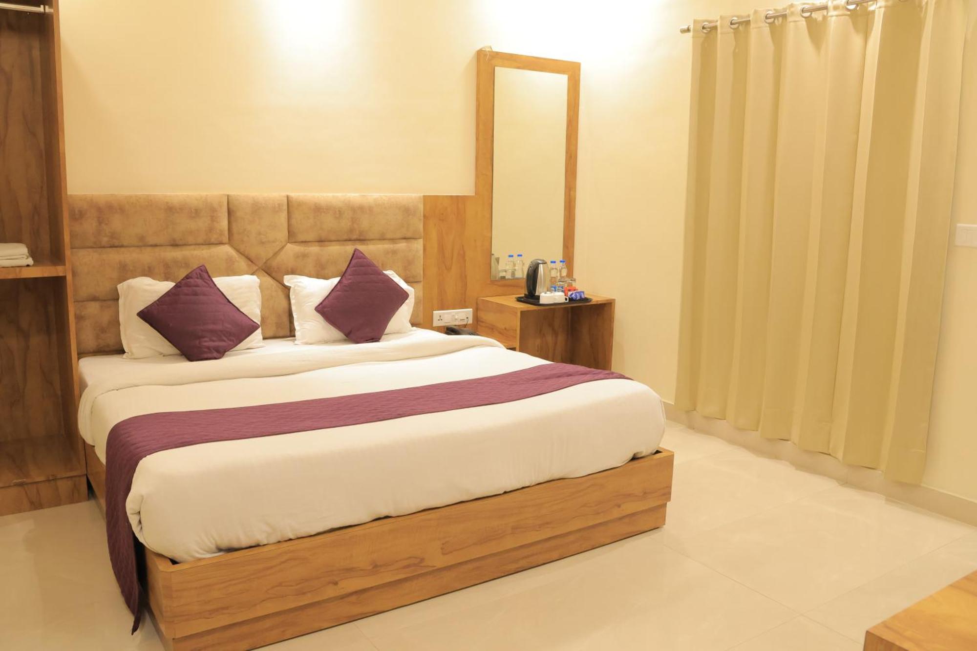 Hampton Hotel - 200 Mt From Golden Temple Amritsar Esterno foto